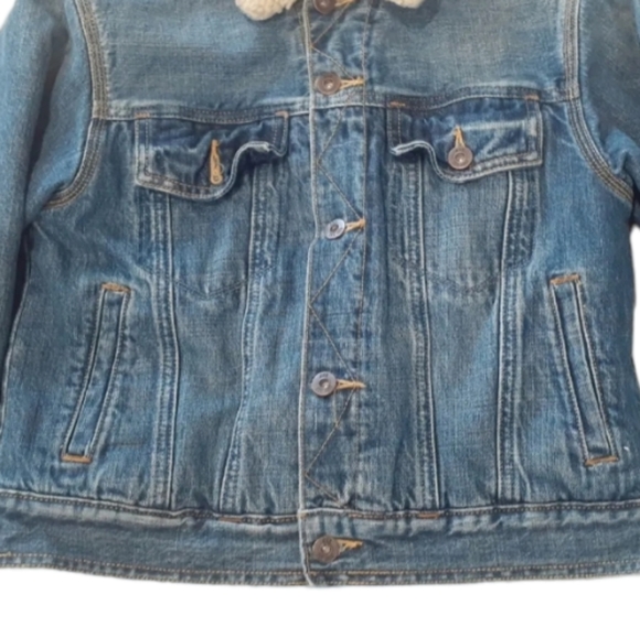 GAP  Sherpa Lined Denim Trucker Jacket Unisex - Picture 2 of 10